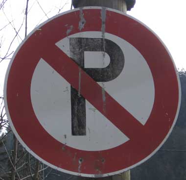Parkverbot Verkehrszeichen alt und neu an der Breitachklamm 2007