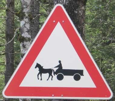 Oberstdorf 2007 - kurz vor der Skiflugschanze - Verkehrsschild Achtung Pferdefuhrwerk