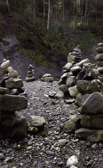 Steinmandl in der Breitachklamm (Oberallgäu) - Landart im Kleinwalsertal