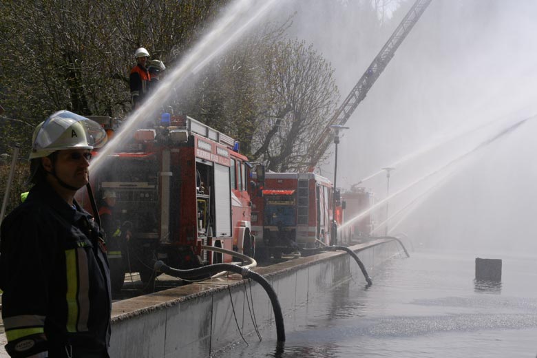 FFW Übung Landkreis Lindau - 1500 cbm Regenwasser 