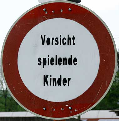 Verkehrszeichen: Vorsicht spielende Kinder - Eisenharz (Argenbühl) 2008