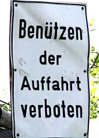 2011 in Lindenberg - vielleicht wird daraus doch wieder ein Bauernhof mit der Auffahrt zur Tenne fürs Heu? 