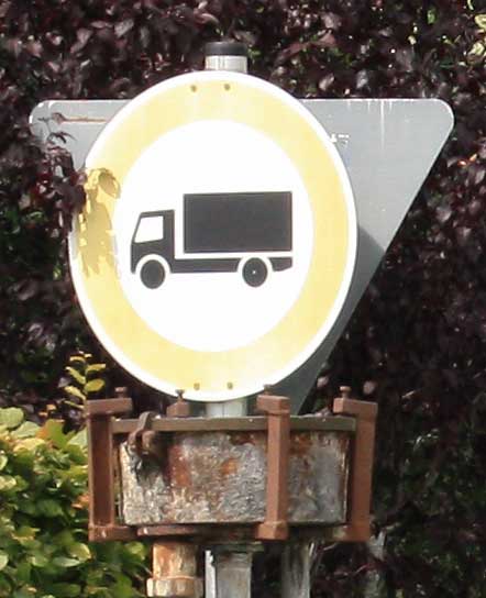 Mal probieren ob hier ein LKW noch reinpasst - Schönau (Grünenbach)