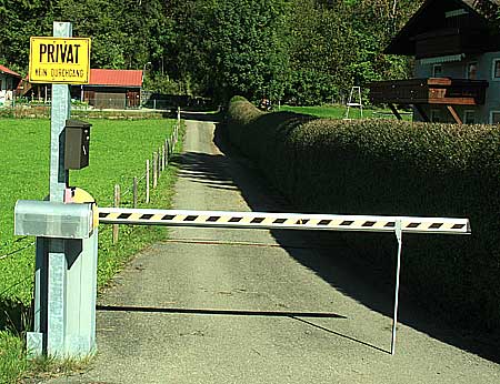 Gartenzaun, Weidezaun -> Beschrankter Gartenzugang in Burgberg