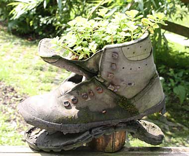 alte Wanderschuhe - Dornbirn Beckmann, Weg von der Ammanbrücke zum Gütle 2013