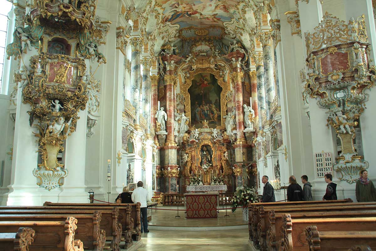 Der Altar der Wieskirche im Pfaffenwinkel - UNESCO Weltkulturerbe n Bayern