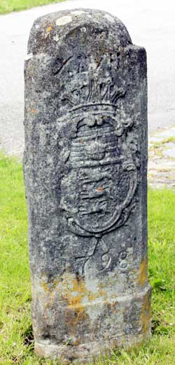 Dreiländerstein - Grenzstein Hinznang (Allgäu) - Teil Grafschaft Trauchburg