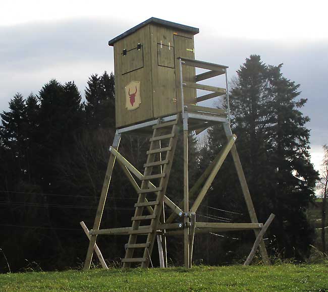 Schiessluken auf - erinnert irgendwie an eine Festung mit Kanonen