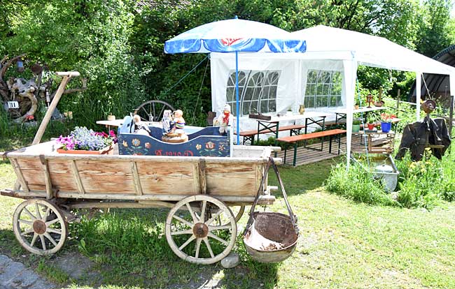 Abra Kadabra einen Kiosk und Souveniershop mit sehr vielem alten Zuig