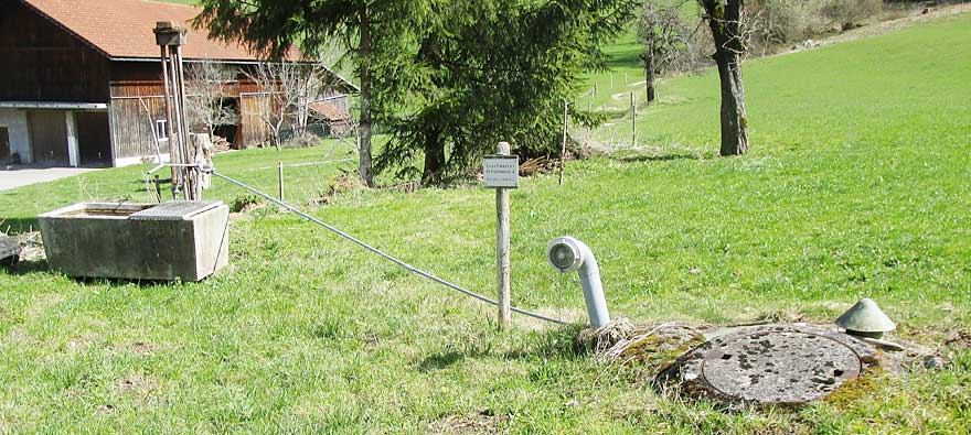 Teilsäule als Speisepunkt für einen  Löschwassertank