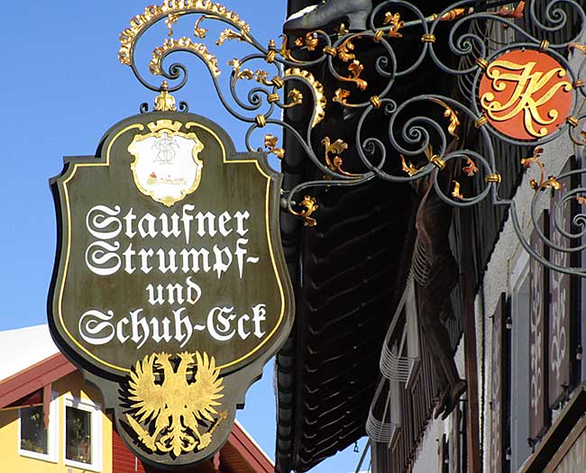 Staufner Strumpf- und Schuheck mit dem Hohenzollern Adler in Oberstaufen