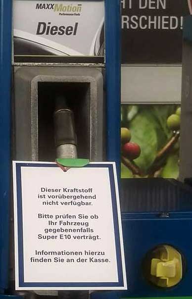 Diesel ausverkauft und von der OMV die Empfehlung Super E10 zu tanken. Das nächste Autohaus ist 150 m entfernt und hat Aral als Tankstelle