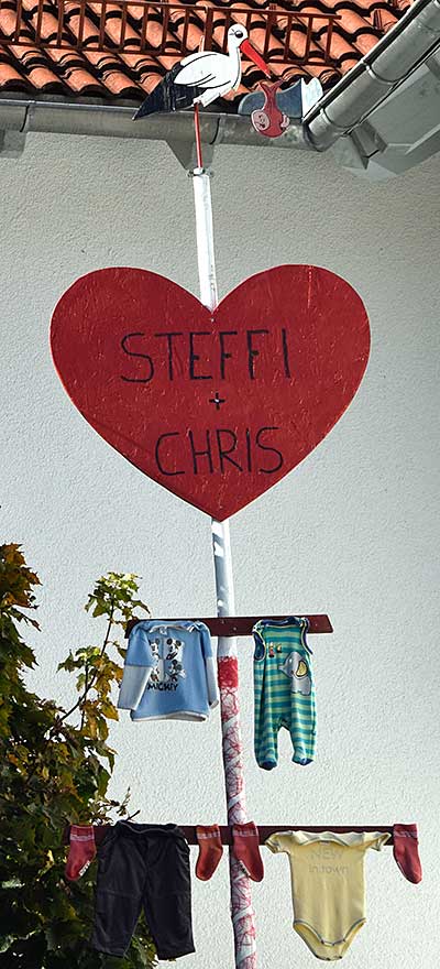 Der Baby Baum verkündet: Steffi und Chris haben in Lengenwang 2017 ein Baby bekommen