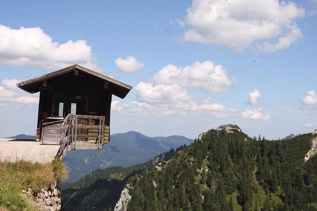 recyclierte Bergstation von Sessellift an der Tegelbahn Bergstation