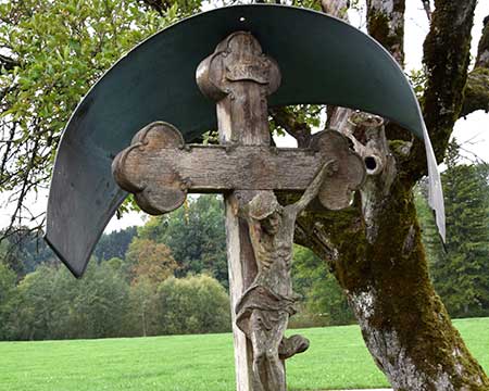 ein Wegkreuz den Eheleuten Carolina und Georg Maurus 1997 Baldenhofen (Argenbühl) gestiftet