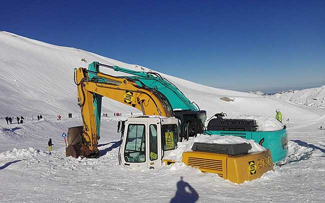 Überwinterung von 2 Baggern im Hochgebirge (Ifen im Kleinwalsertal)