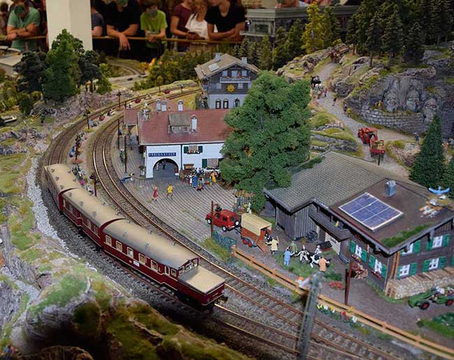 typische Bahnhofsgröße im Allgäu - Miniaturwunderland Hamburg