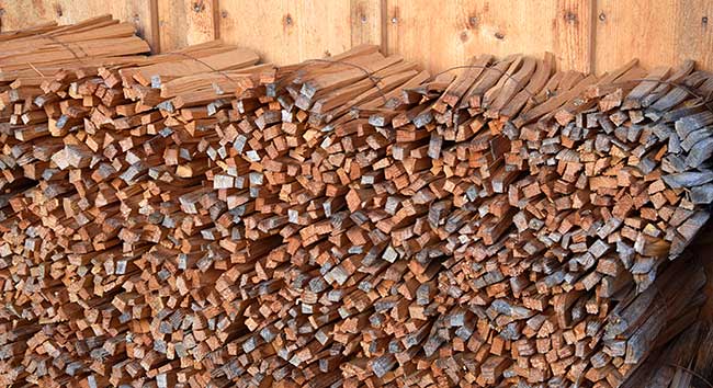 Gigantische Menge von Anmachholz in Oberau (Wangen) Übrigens: Das ist der Nachbar vom Erbauer vom Holzofen und Holzkirche oben