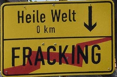 Wintershall hat 2014 versucht im Unterallgäu mit einem Fracking Versuchsfeld, aufgelassenen Gas und Erdöl Quellen wieder förderfähig zu gestalten - das scheiterte an der Bevölkerung