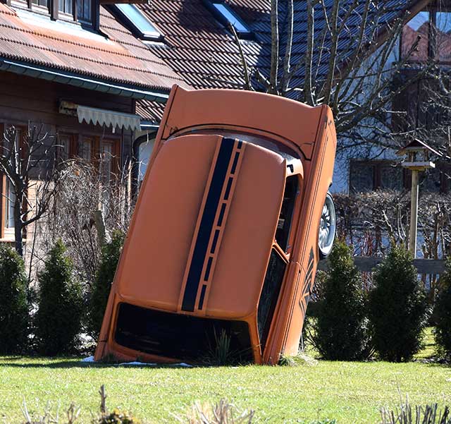 Trabant Denkmal im Garten eine Einfamilienhauses in Röthenbach