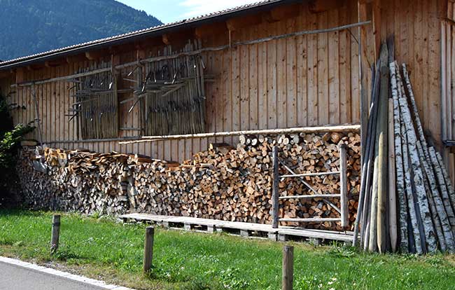 Ein Neubau in Holzstapler Dorf Trauchgau verzichtet niemals auf sein Holz