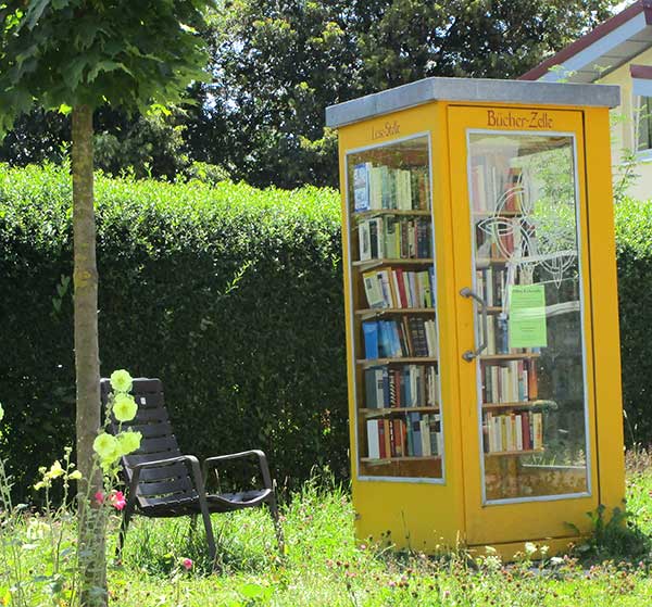 Telefonzelle recycelt als alternativer Buchlladen (Bücher Zelle) Wangen 2018