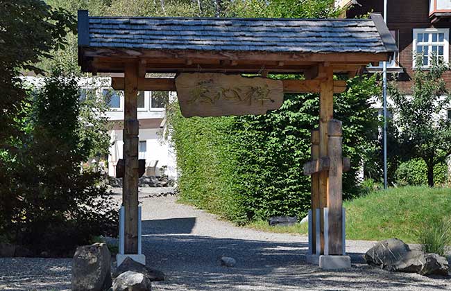 Eingang zum Zen Kloster in Buchenberg, Hölzlers 2019