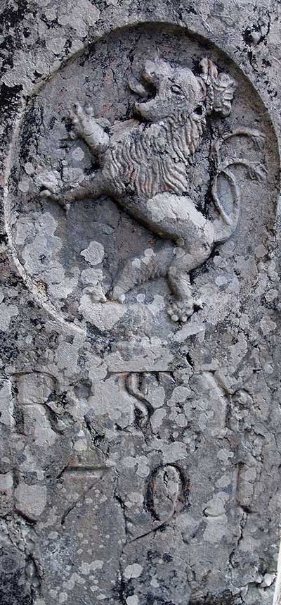 Dreiländerstein in Binkenhofen (Eggenthal) - RSTY nach Osten für das Reichsstift Irsee mit dessen Wappen