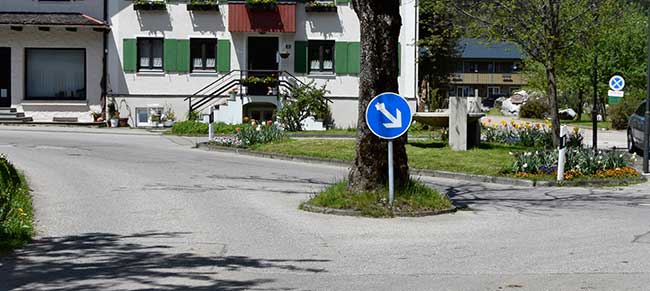 Deutschlang kleinster Kreisverkehrsteht in ....... Unterjoch - kleiner gehs nimmer