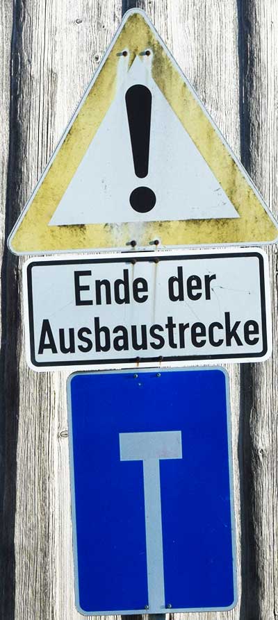 In Theinselberg kann man gut lachen, weil Theinselberg ein Ortsteil von Lachen ist - in 5 km ist das Ende der Sackgasse erreicht. Sie befinden sich dann an Rand der Erdscheibe. Bild klicken!