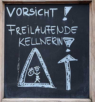 Vorsicht! Freilaufende Kellnerin - Lindau 2019