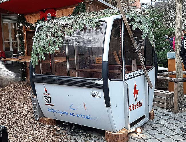 Lindau - Hafenweihnacht 2019 - Das Hotel Lindauer Hof hat am Hafen für den Weihnachtsmarkt zwei mobile Aufwärmbuden für ihre Glühweintrinker aufgebaut