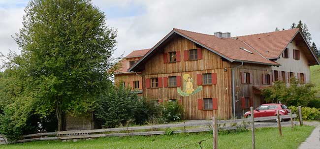 Hauptsitz vom Buddha Haus im Allgäu ist in Uttenbühl (Ortsteol von Oy Mittelberg) 2019