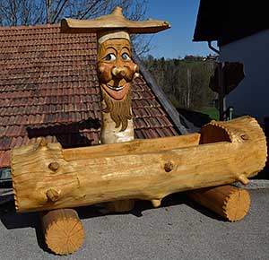ein typisches Holzprodukt - langlebiger(Zier) Brunnen aus Holz. Prfonten Berg - Kabbar's Brunnen
