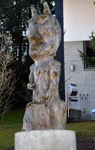 Teufel Statue in Ronsberg als Hinweis auf das Geotop Teufelsküche zw. Ronsberg und Obergünzburg 