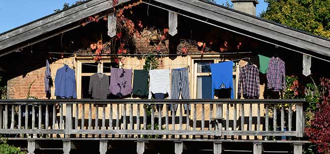 Wäscheleine an einem Bauernhaus in Holzleute (Stiefenhofen)