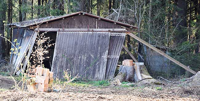 Argenbühl, Eisenharz - bewegter Schuppen - balkengestützt