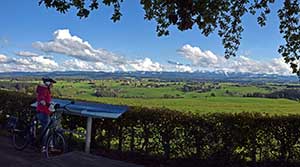 Siggener Höhe - Panoramablick mit verschneitem Hochgrat auf den Naturpark Nagelfluhkette