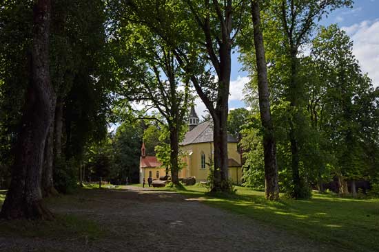 die kleinere Kapelle ist aus Gedenken an einen Eremiten, der hier verstorben ist, errichtet worden