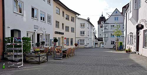 Isny - Espantorstrasse - Hauptgeschäftszeit - Coronafreie Innenstadt - kein Mensch da