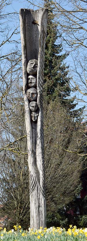 Sie werden beobachte - im Kreisverkehr in Isny - Kunst im Verkehr