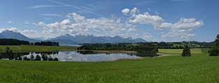 Panorama Alpenhauptkamm Allgäu - Blick über den Illasbergsee auf die Ostallgäuer Alpen