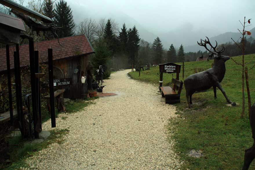 Kutschen M useum Eingang - es geht bergabwärts