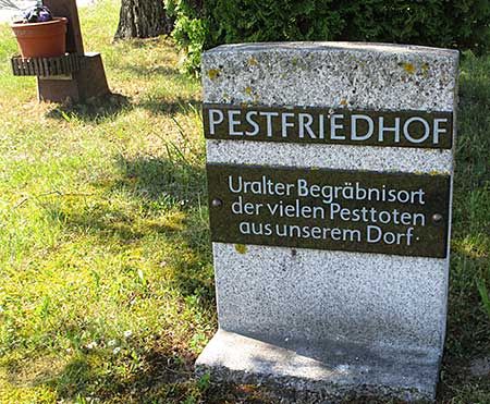 Gedenkstein dem altenPestfriedhof in Wiedergeltingen 2017