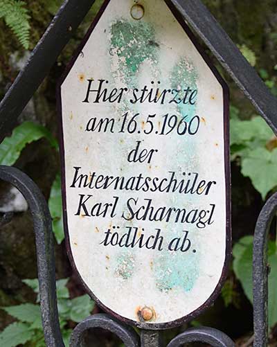 Hier stürzte am 16.5.60 der Internatsschüler Karl Scharnagel tödlich ab - Pöllatschlucht 2019